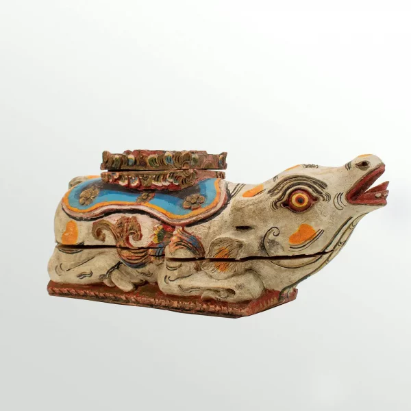Carved wood, painted and decorated HOLY COW and trinket box - India, circa 1910 - Image 3