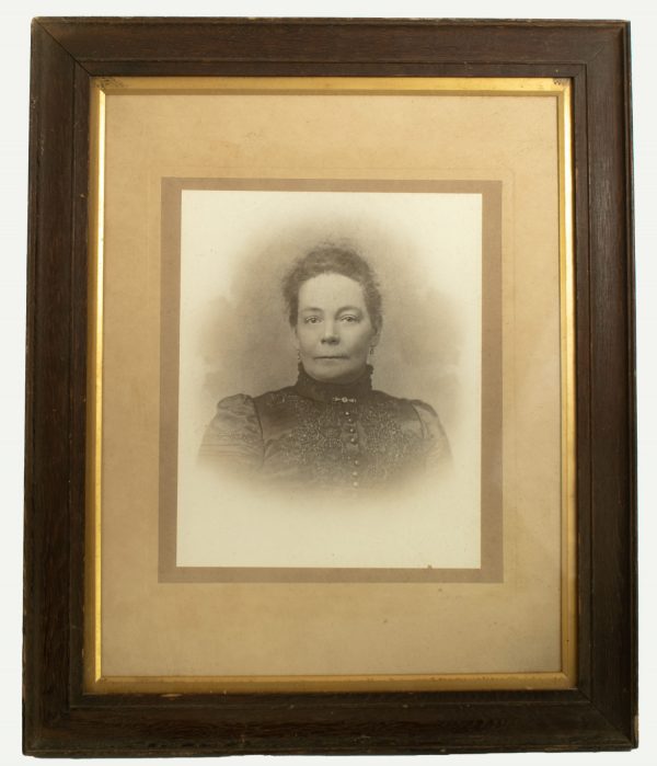 Grand portrait original encadré d’une noble dame