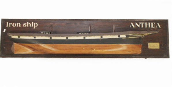 33/ Demi coque de bateau IRON SHIP ANTEA