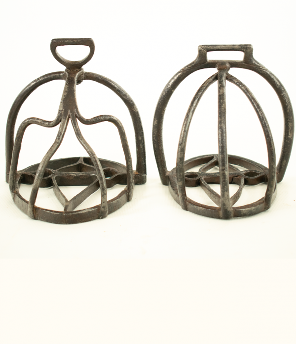 Paire d'étriers composés de cavalerie originaux 17ème/début 18ème siècle