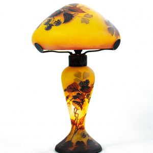 PEYNAUD Lampe de table et abat-jour champignon, Signe, Circa 1910