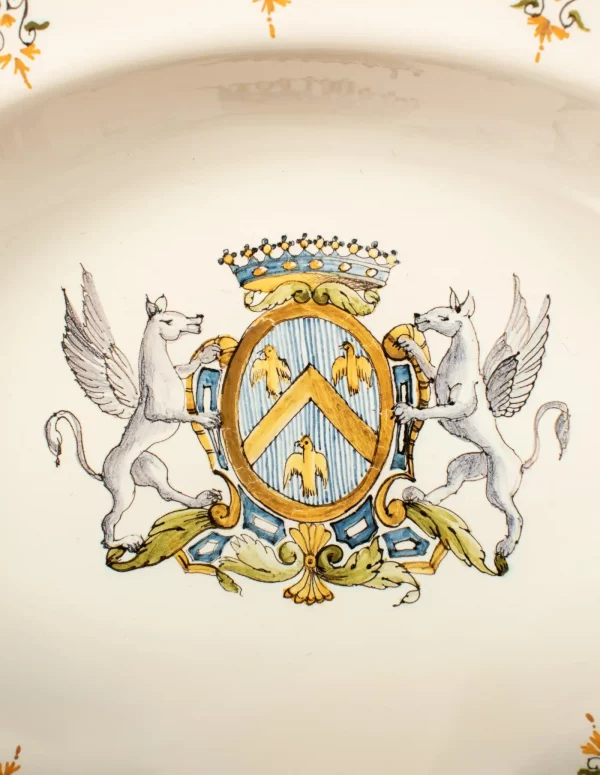 French Porcelain Shaving Dish, “Italien à Moustiers”, Early 20th Century - Image 3