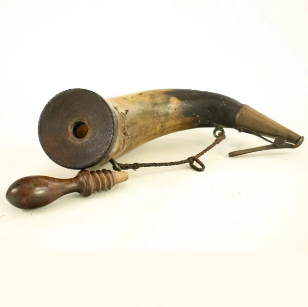 LARGE GUNNER'S POWDER HORN Naval - French, late 18th century. - Image 3