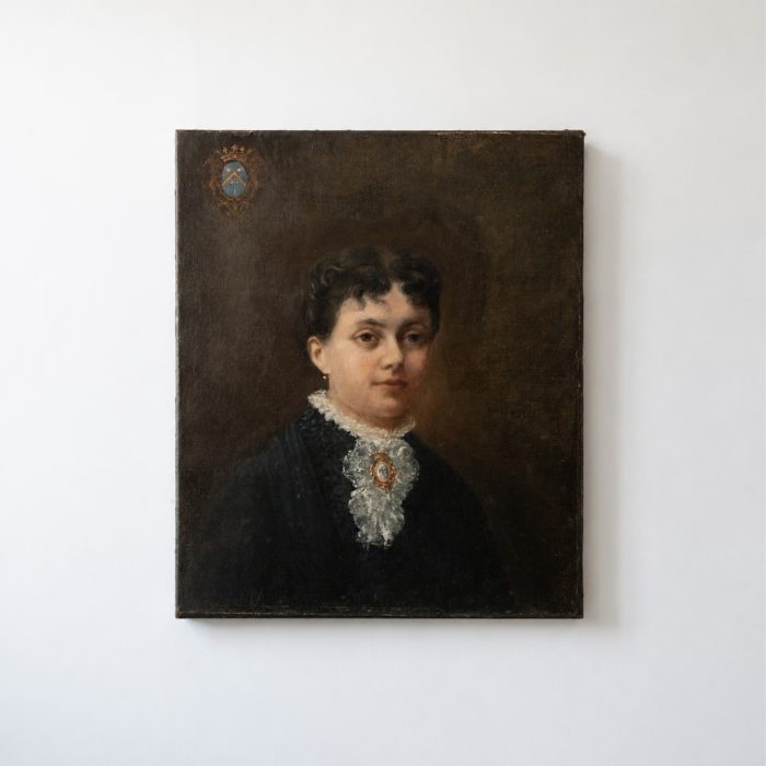 Portrait of Alice de Retz – 19th-Century French Oil Painting with Coat of Arms